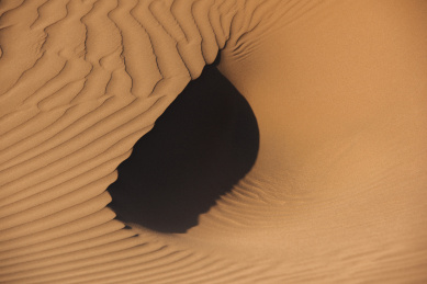 辽阔的沙漠沙丘地形自然风光